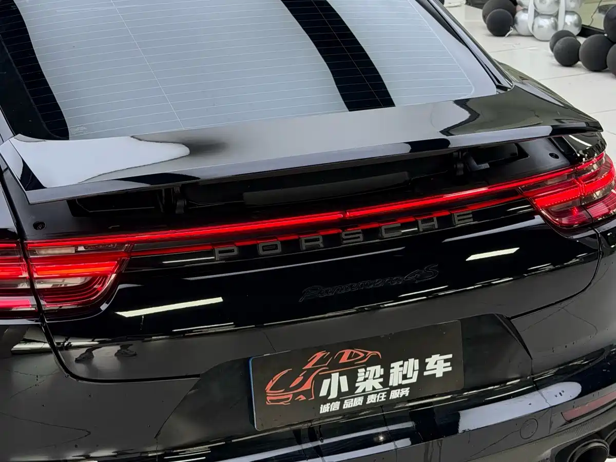 Photo 9 - Porsche Panamera