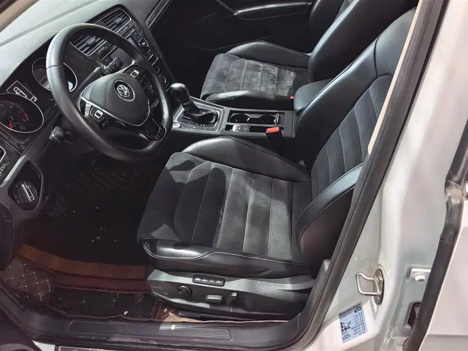Volkswagen Golf 2018 230TSI Automatic Comfort фото 9