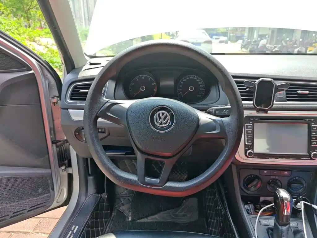 Фото 11 - Volkswagen Lavida