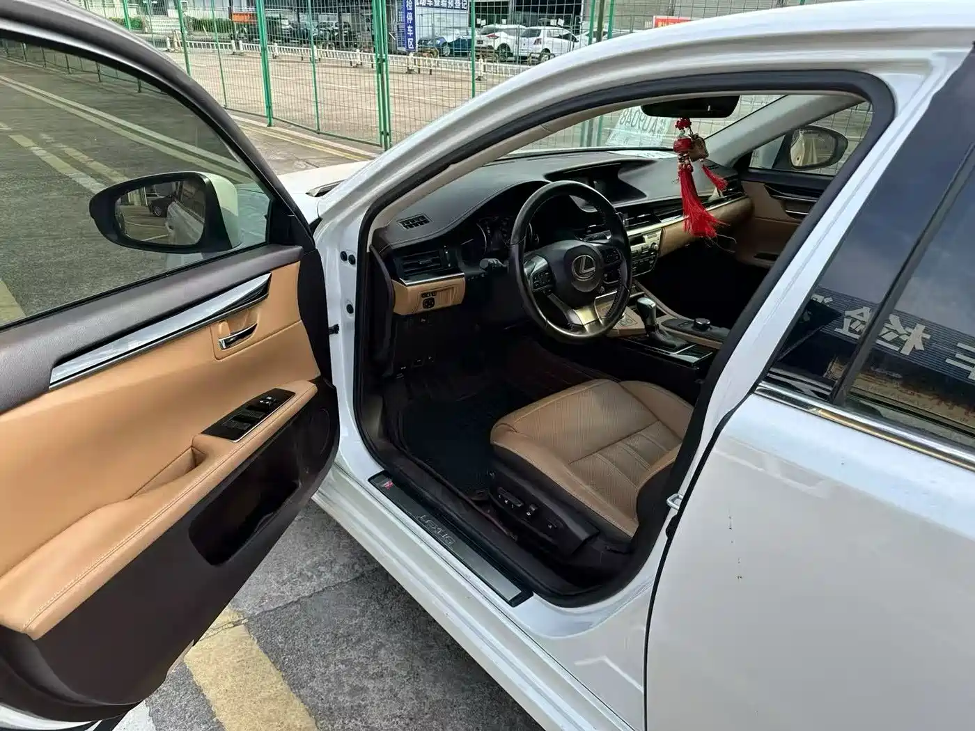 Lexus ES 2015 200 Elite Edition фото 5