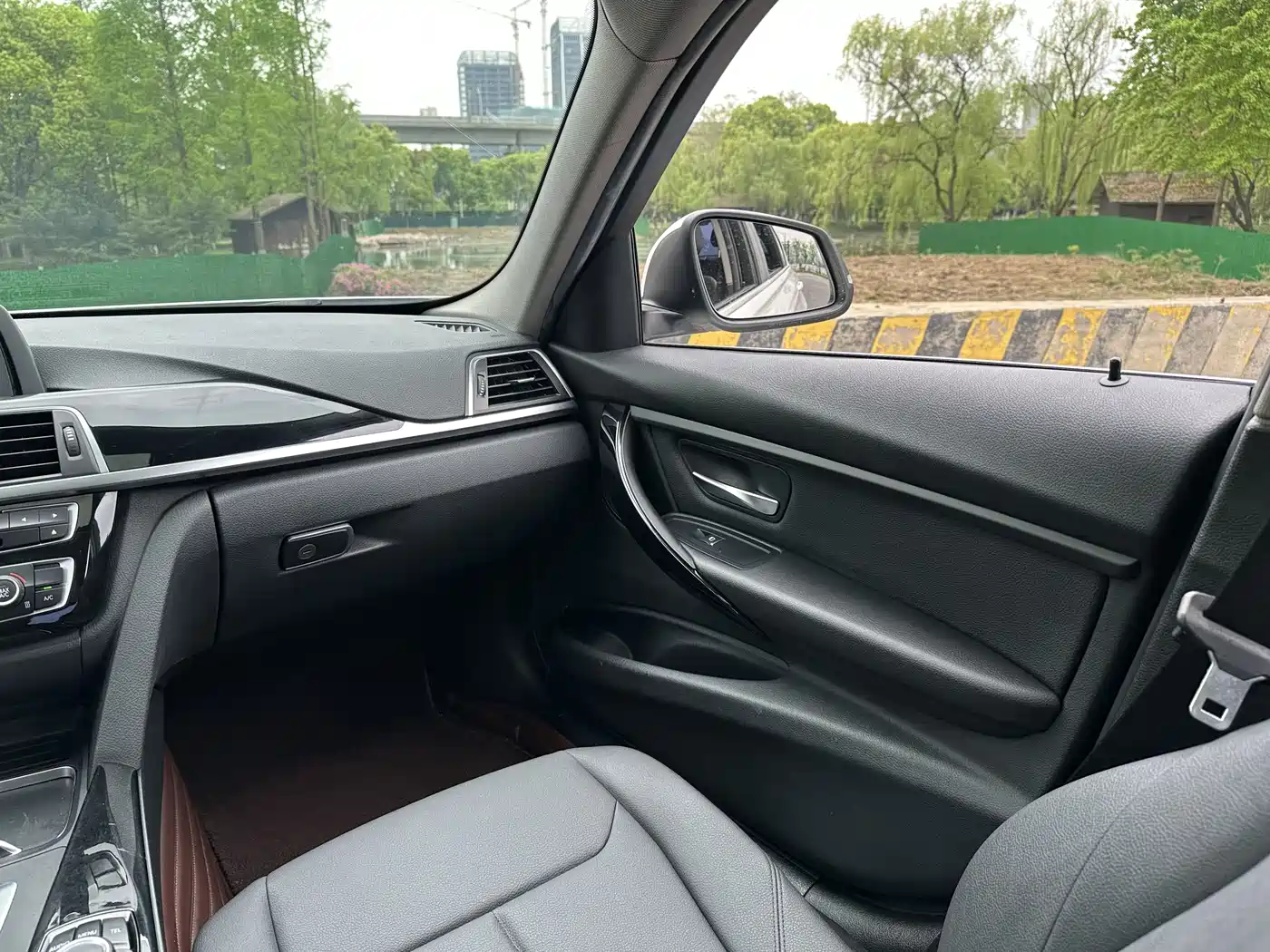 BMW 3 Series 2017 320Li Fashion фото 16