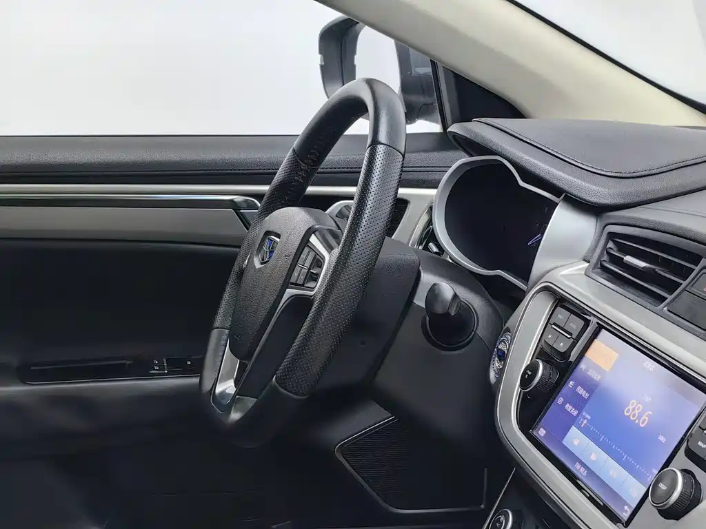 Фото 22 - Geely Emgrand GL