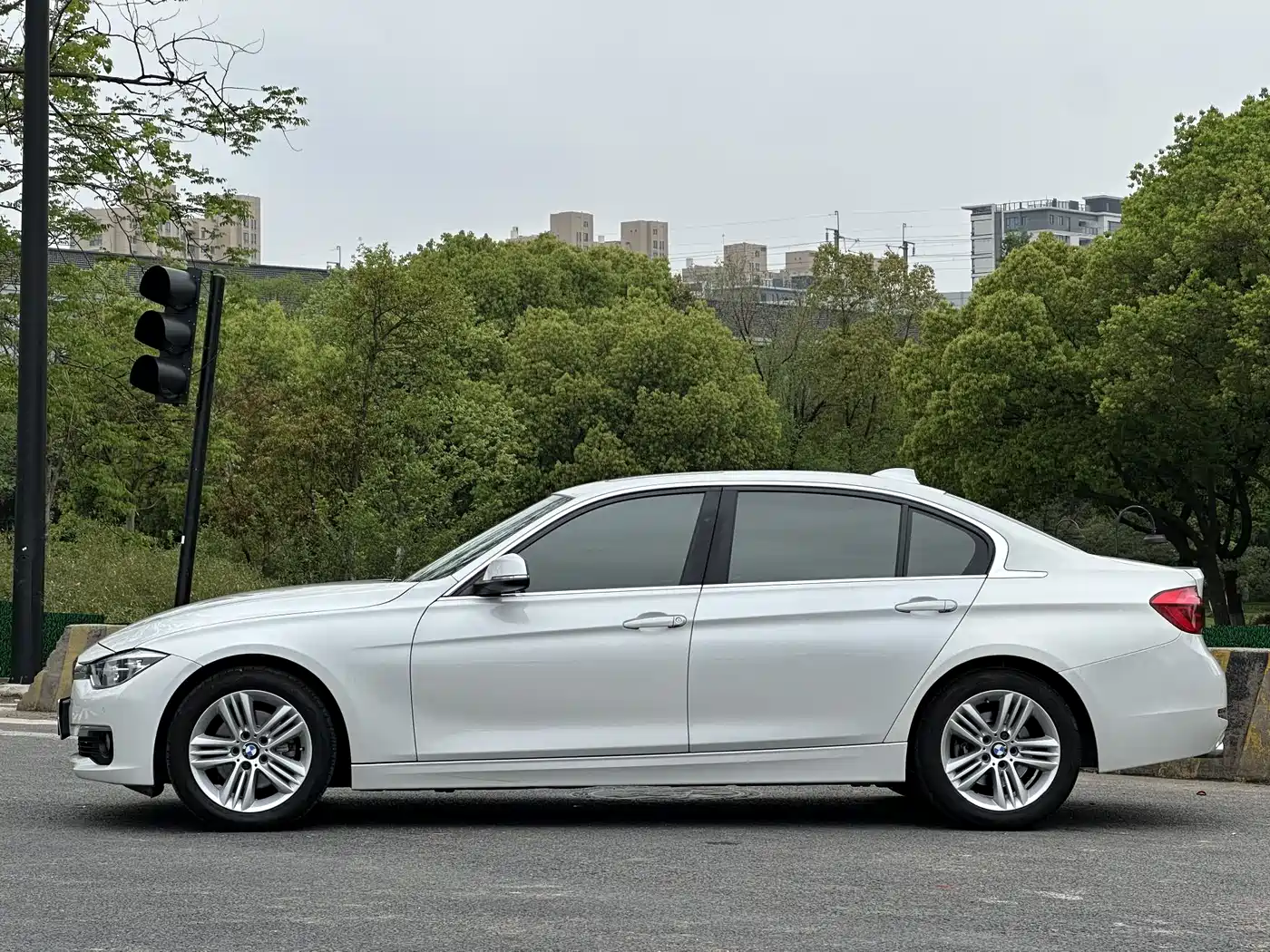 BMW 3 Series 2017 320Li Fashion фото 4