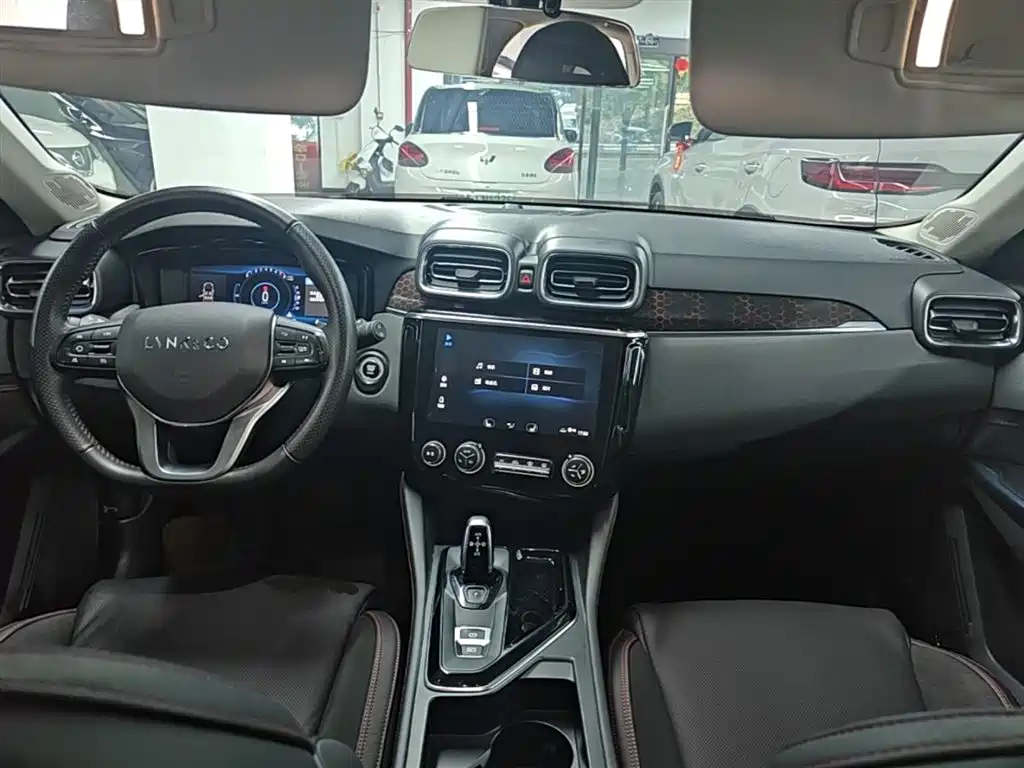 Lynk & Co 02 2018 1.5T DCT 2WD Power Edition China V фото 10