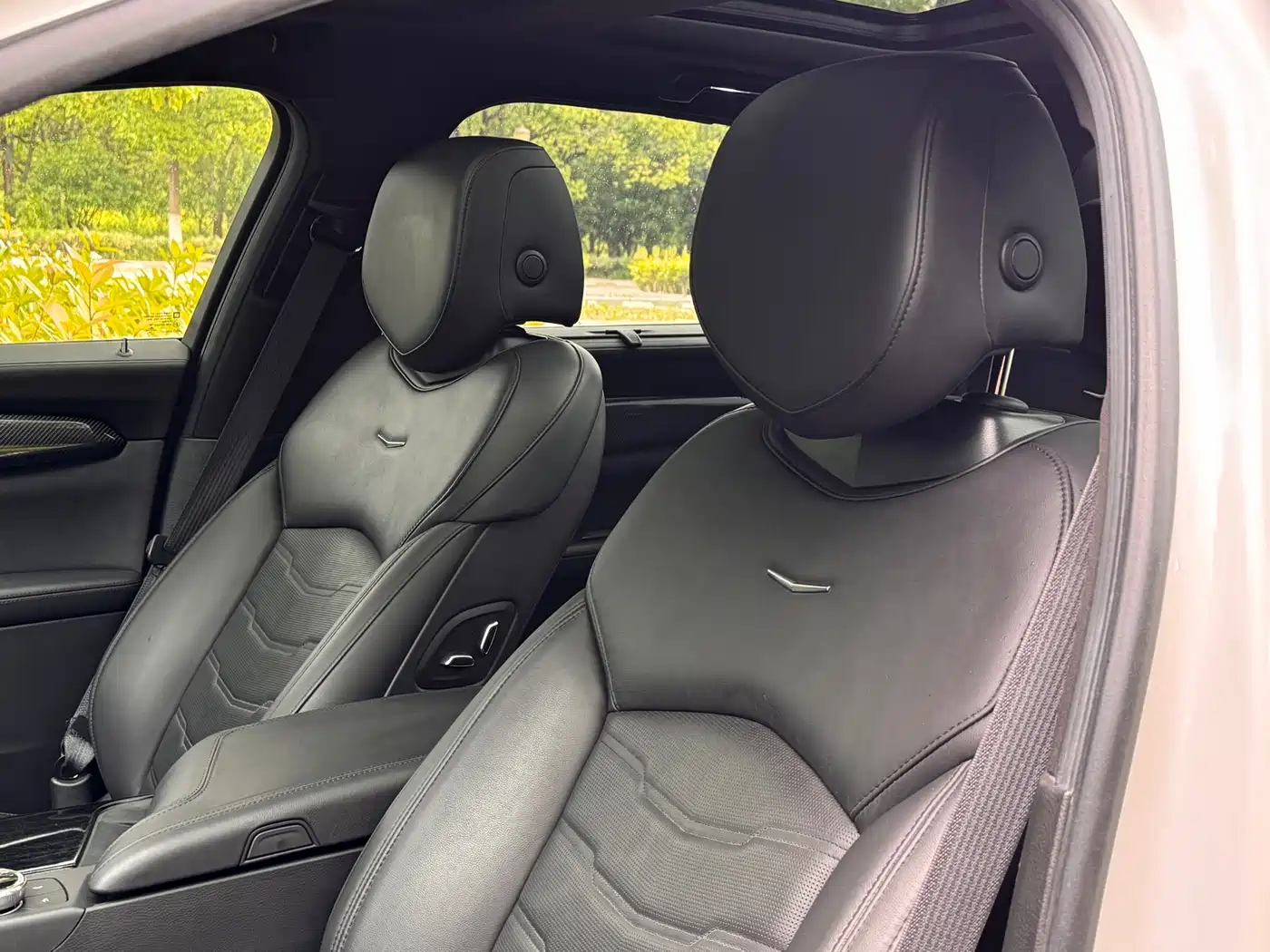 Cadillac CT6 2019 28T Leading Sport Model фото 7