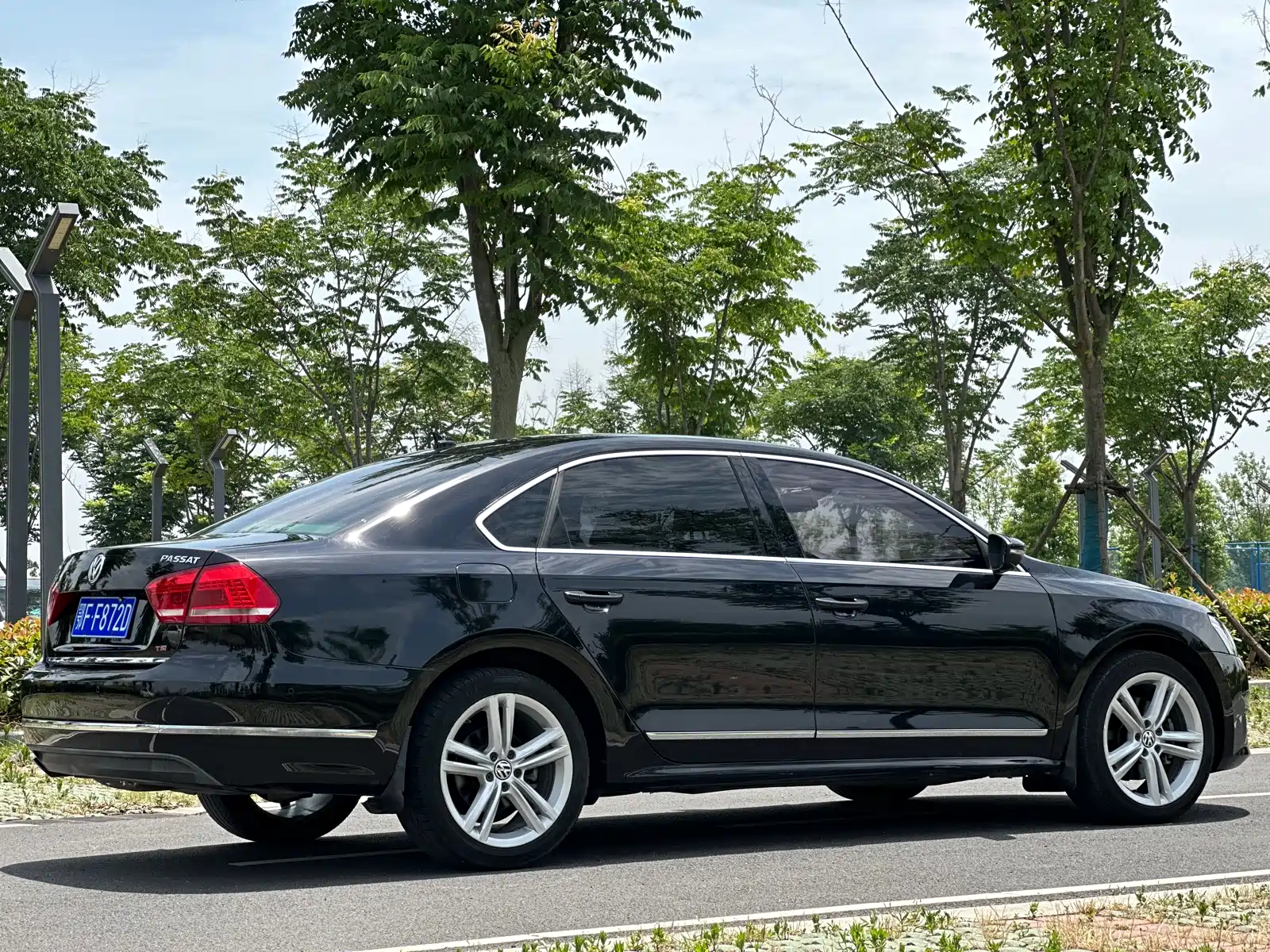 صورة 6 - Volkswagen Passat