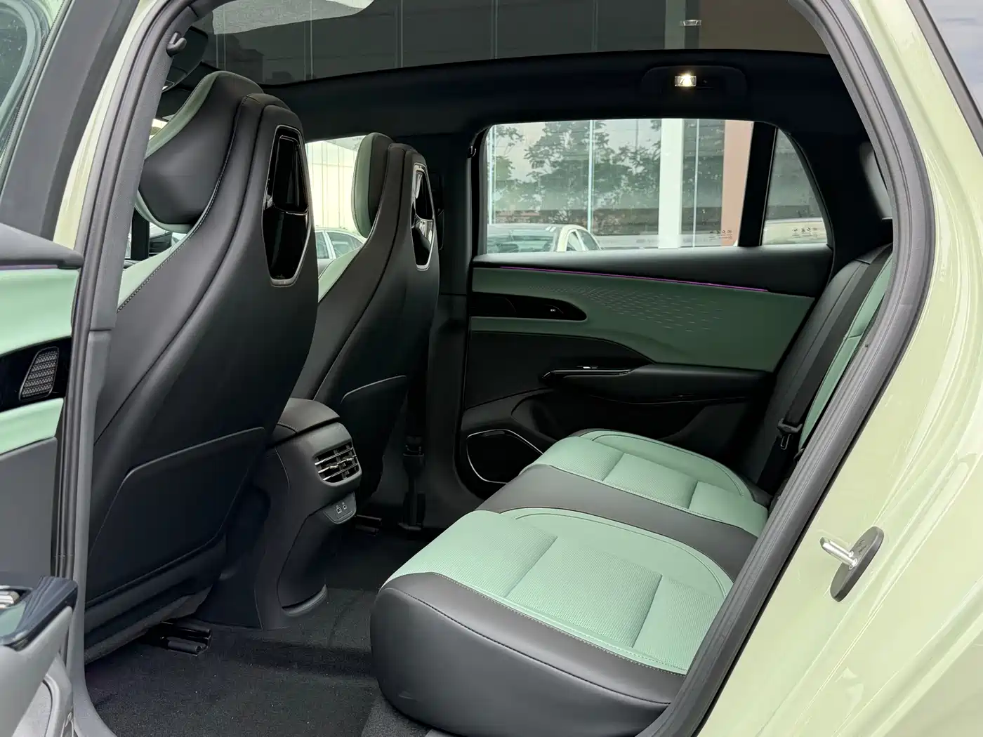 Hongqi EH7 2026 2025 690 Smart Selection Edition
