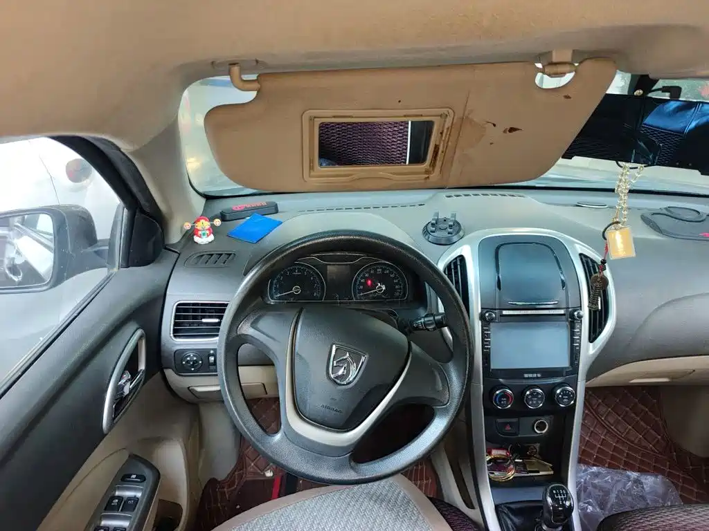 Baojun 630 2015 2014 1.5L Manual Comfort