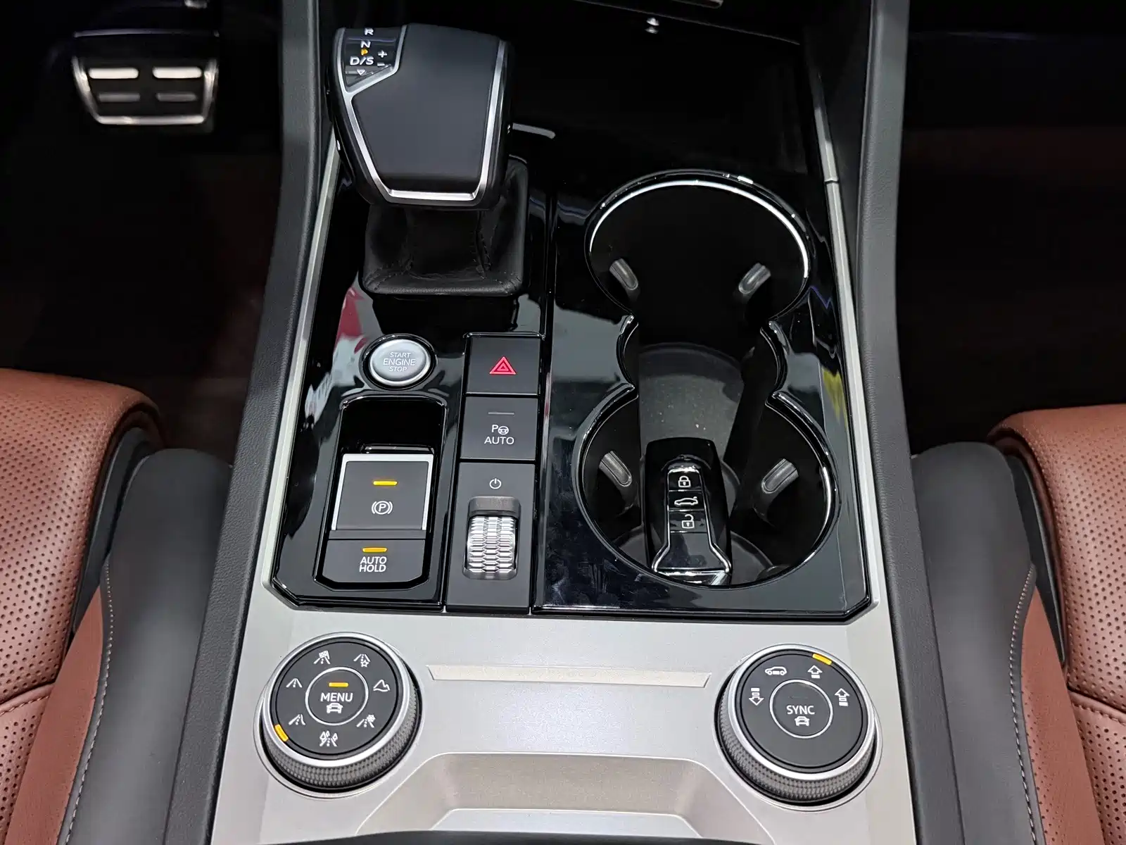 Фото 9 - Volkswagen Touareg