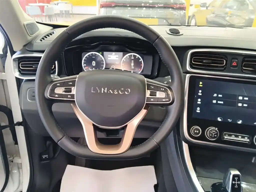 Lynk & Co 01 2017 2.0T 2WD Pro Version фото 7