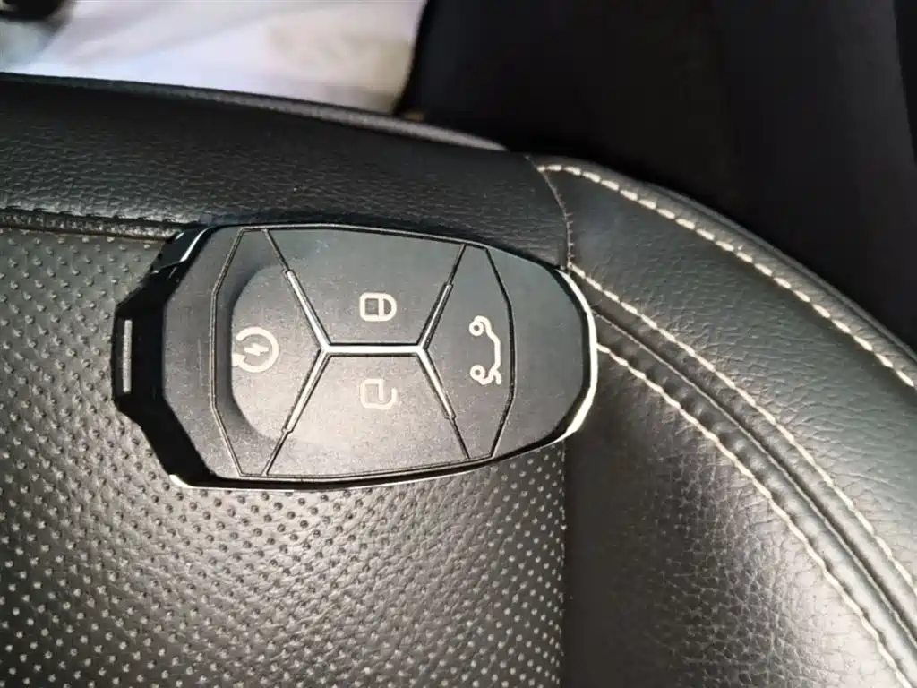 Lynk & Co 01 2017 2.0T 2WD Pro Version фото 17