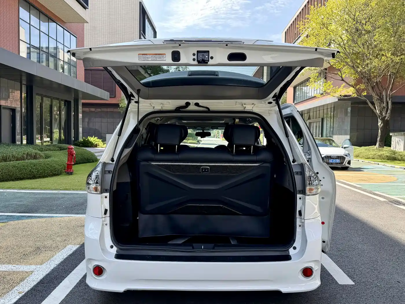Toyota Sienna 2015 3.5L 2WD LE фото 29