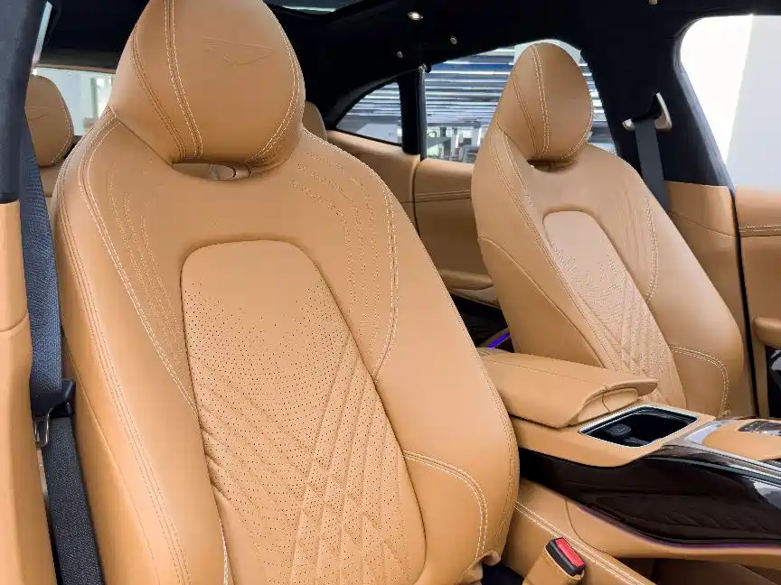 Aston Martin DBX 2023 2022 3.0T STRAIGHT-SIX