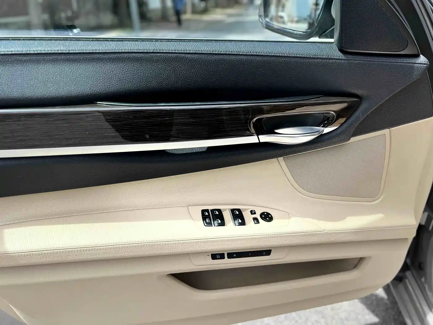 BMW 7 Series 2009 Model 740Li Leading Edition фото 25