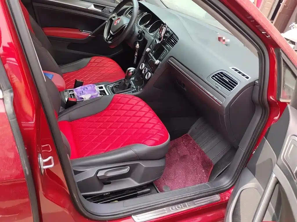 Volkswagen Golf 2017 1.6L Auto Comfort Millionth Edition фото 19