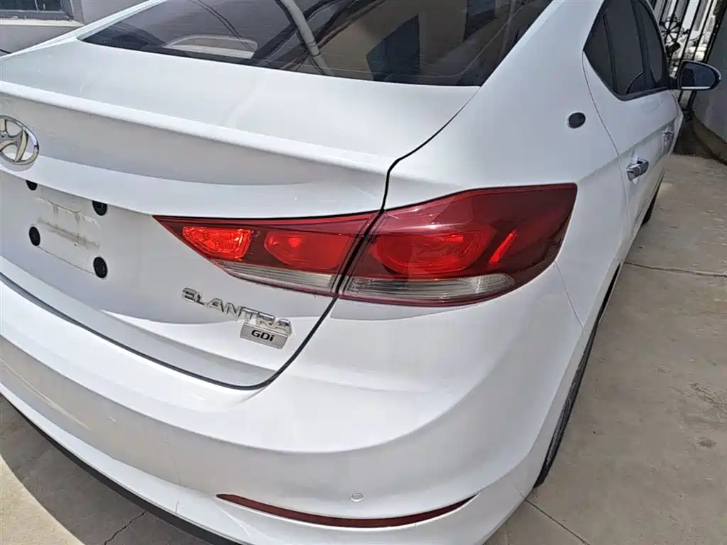 Hyundai Elantra 2016 Model 1.6L Automatic Smart Elite фото 8