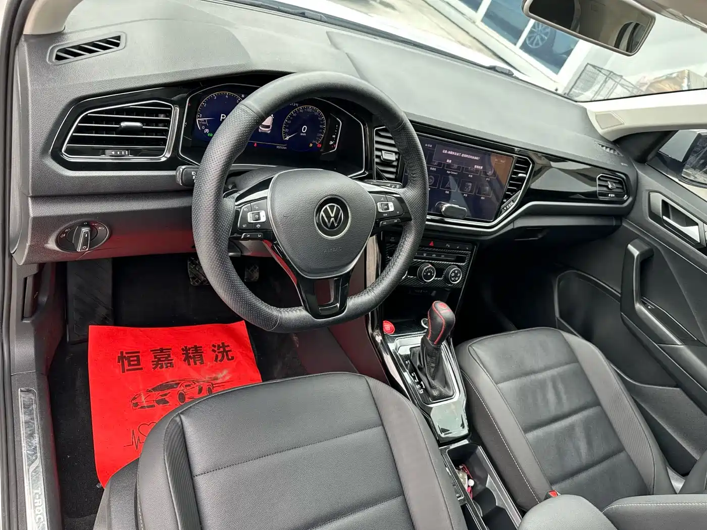 Volkswagen T-ROC 2022 280TSI DSG 2WD Comfort PLUS фото 8