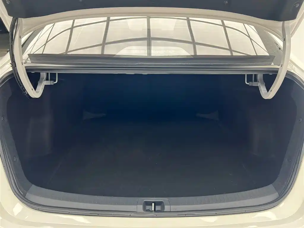 Toyota Corolla 2023 1.2T Pioneer Edition фото 10