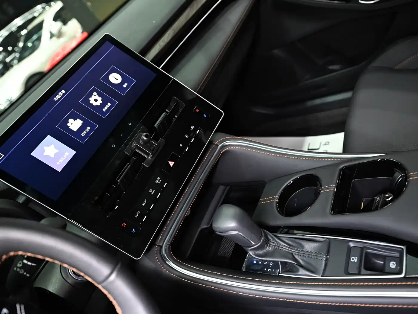 Toyota Avalon 2024 Hybrid 2.0L Luxury Edition фото 13
