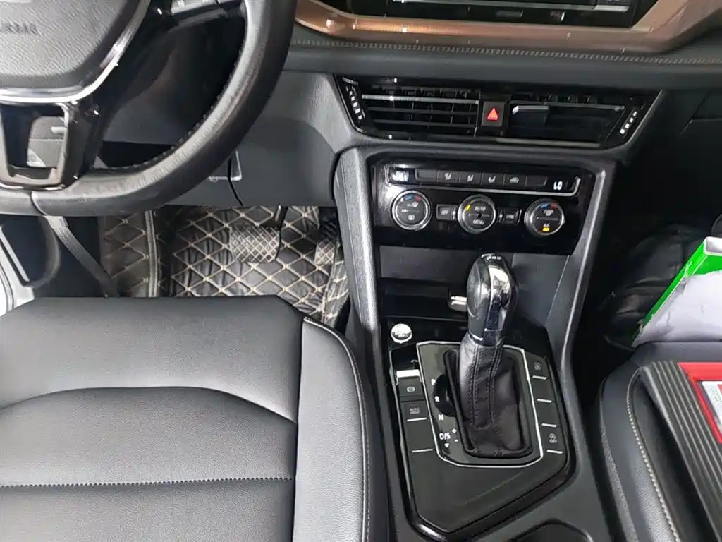 Volkswagen Tharu 2019 280TSI 2WD Comfort Edition China VI фото 14