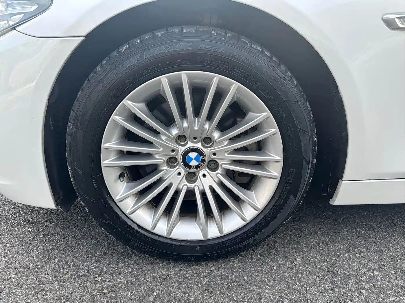 BMW 5 Series 2014 525Li Leading фото 18