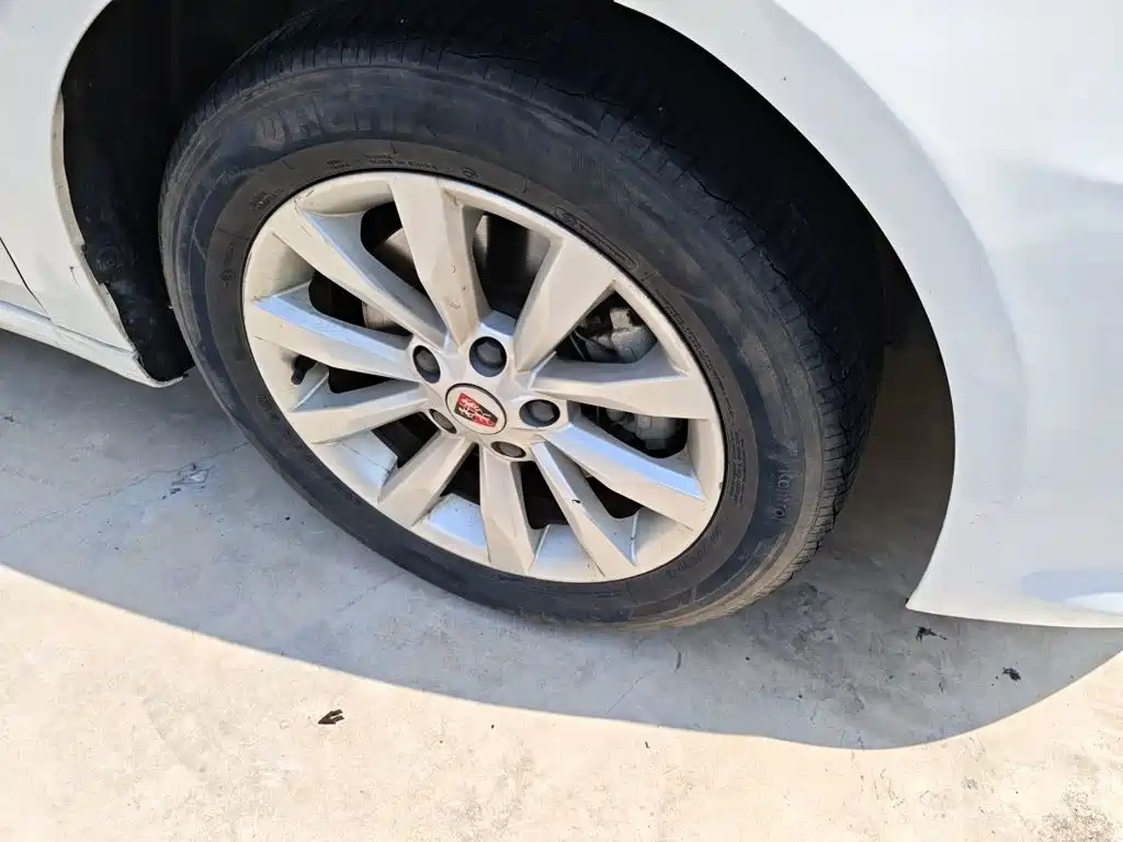 Фото 8 - Roewe i6