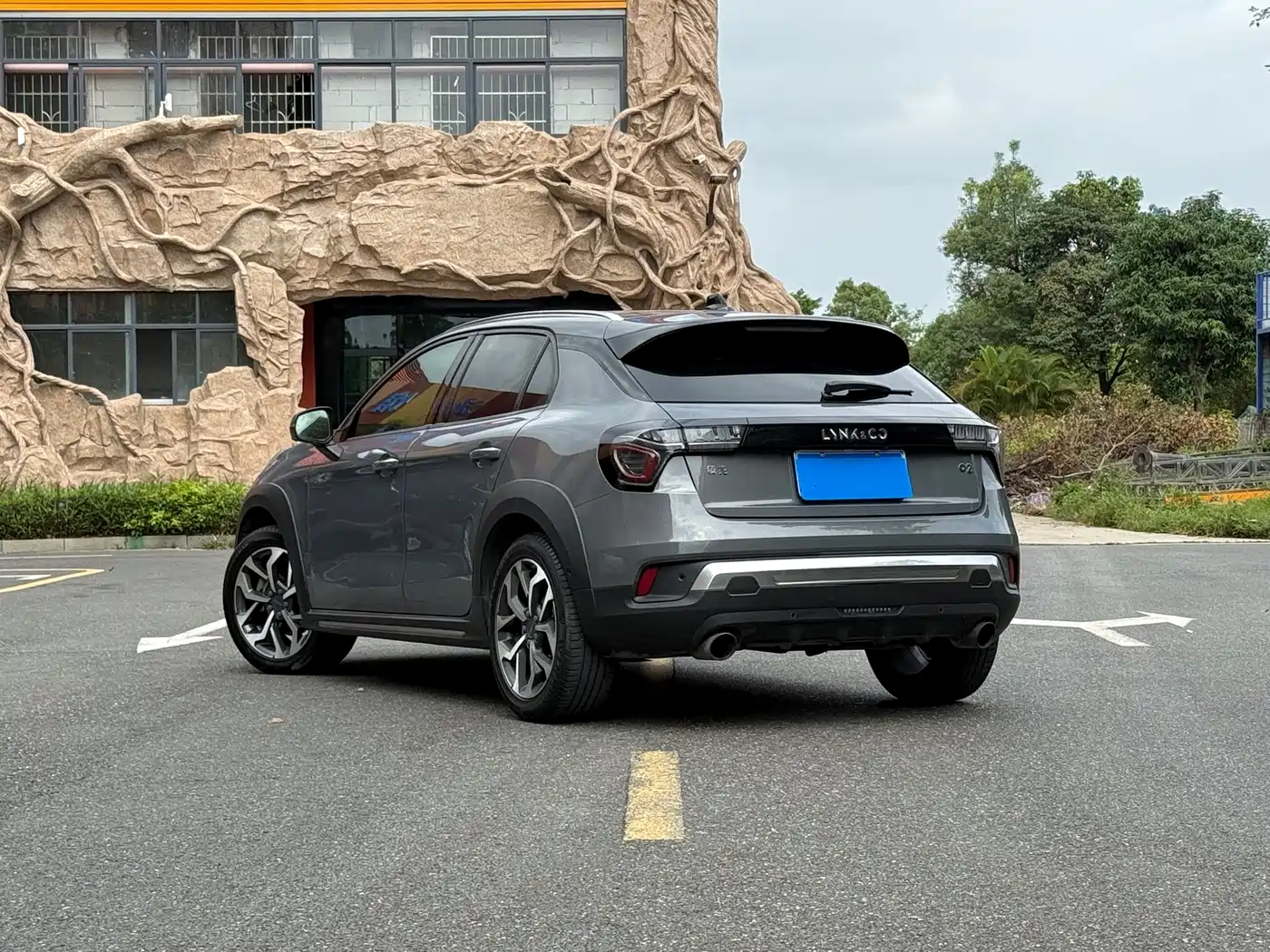 Lynk & Co 02 2018 Model 1.5T DCT 2WD Yao Pro Edition China V фото 4