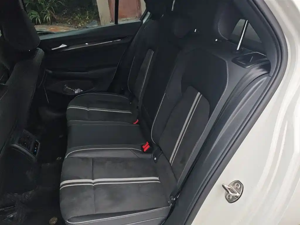 Volkswagen Golf 2021 280TSI DSG R-Line фото 17