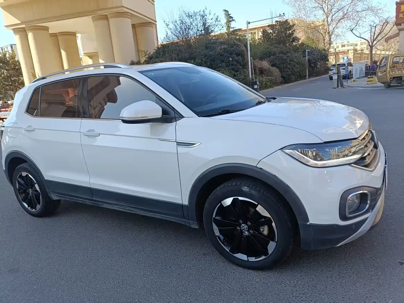 VOLKSWAGEN EXPLORING THE SHADOW