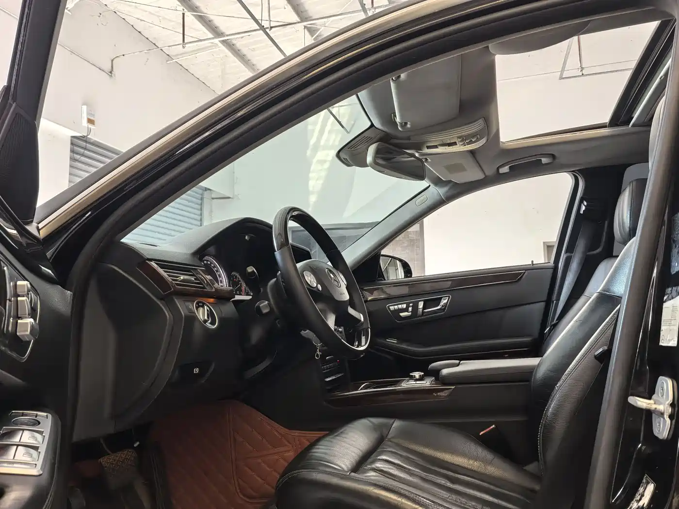 Mercedes-Benz E-Class 2013 E 300 L Fashion Luxury фото 8