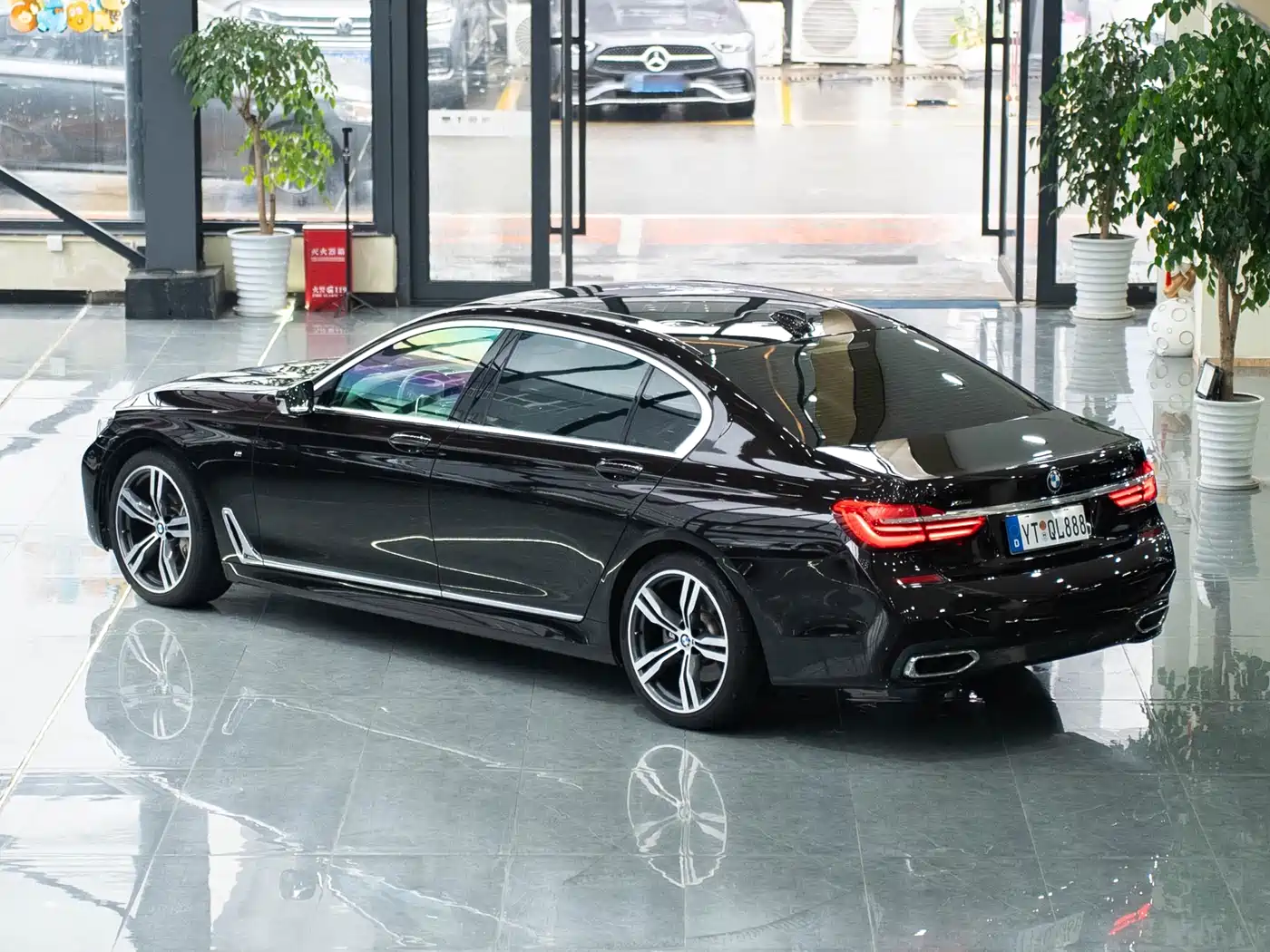 BMW 7 Series 2018 750Li xDrive M Sport Package фото 7