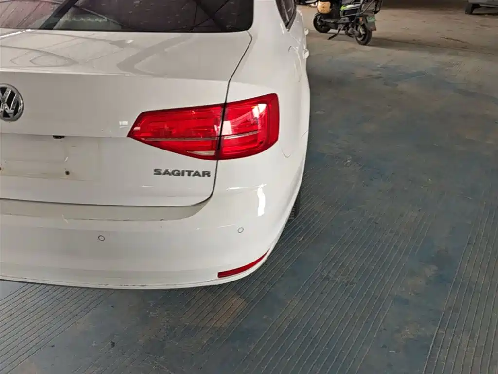 Volkswagen Sagitar 2018 1.6L Automatic Comfort фото 8
