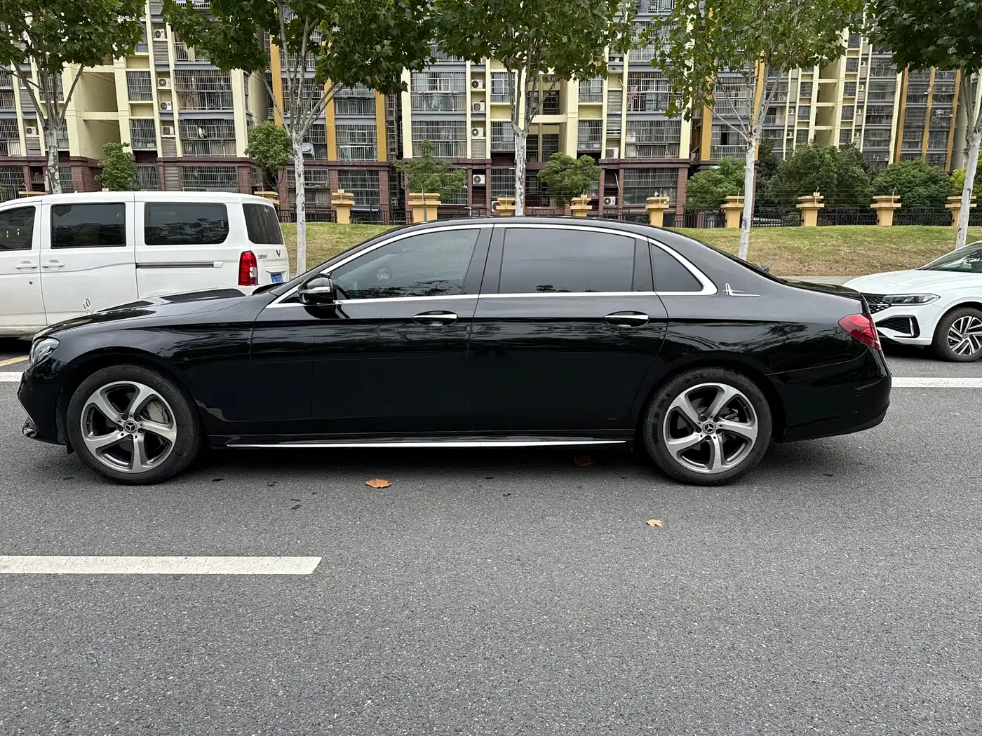 Mercedes-Benz E-Class 2018 Facelift E 300 L Sport Luxury фото 10