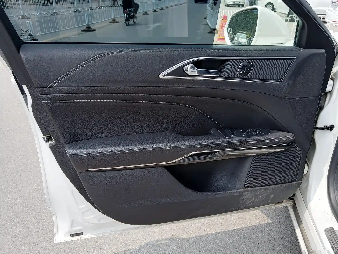 Фото 2 - Ford Taurus