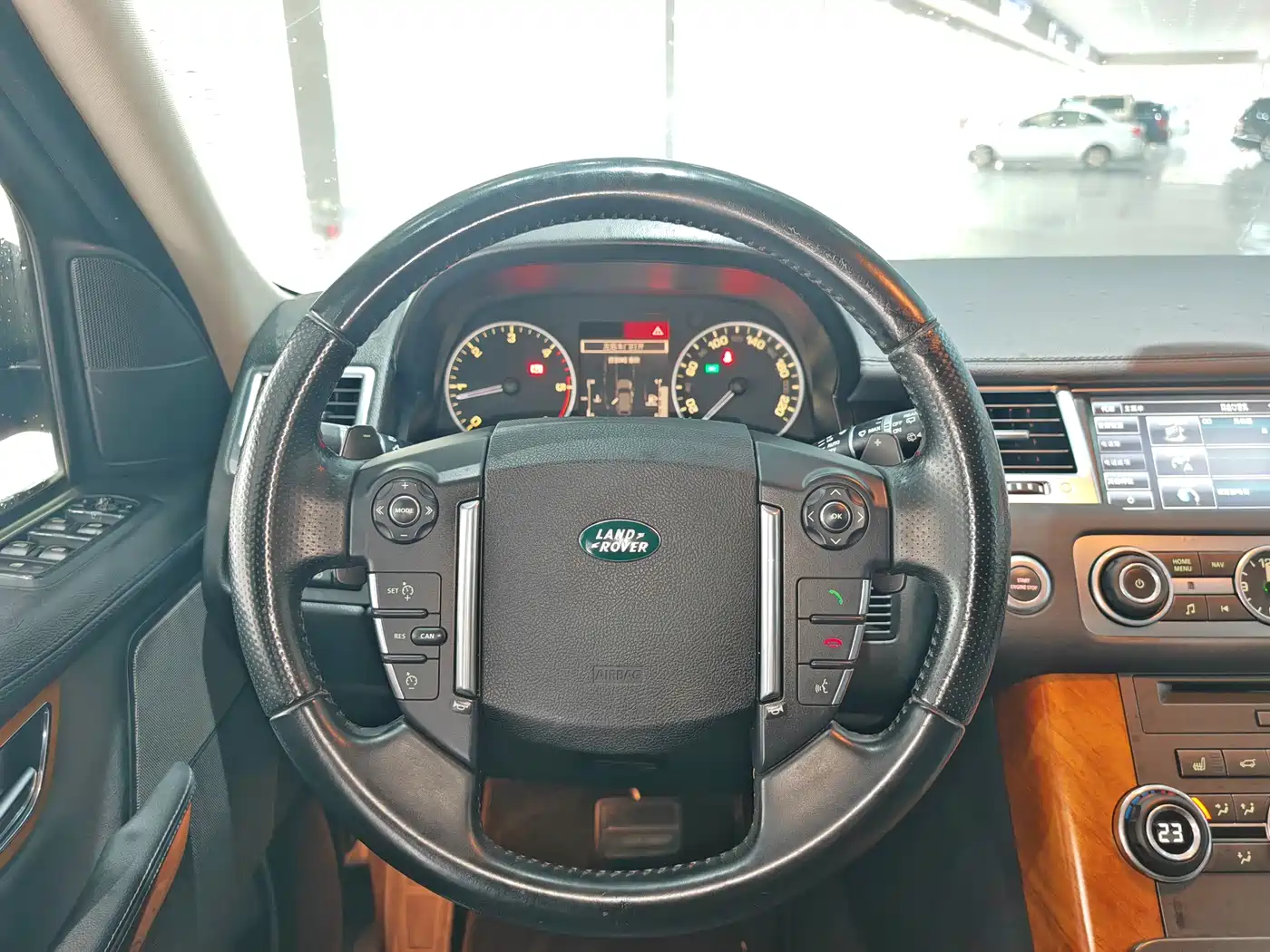 Land Rover Range Rover Sport 2011 3.0 TDV6 Diesel фото 10