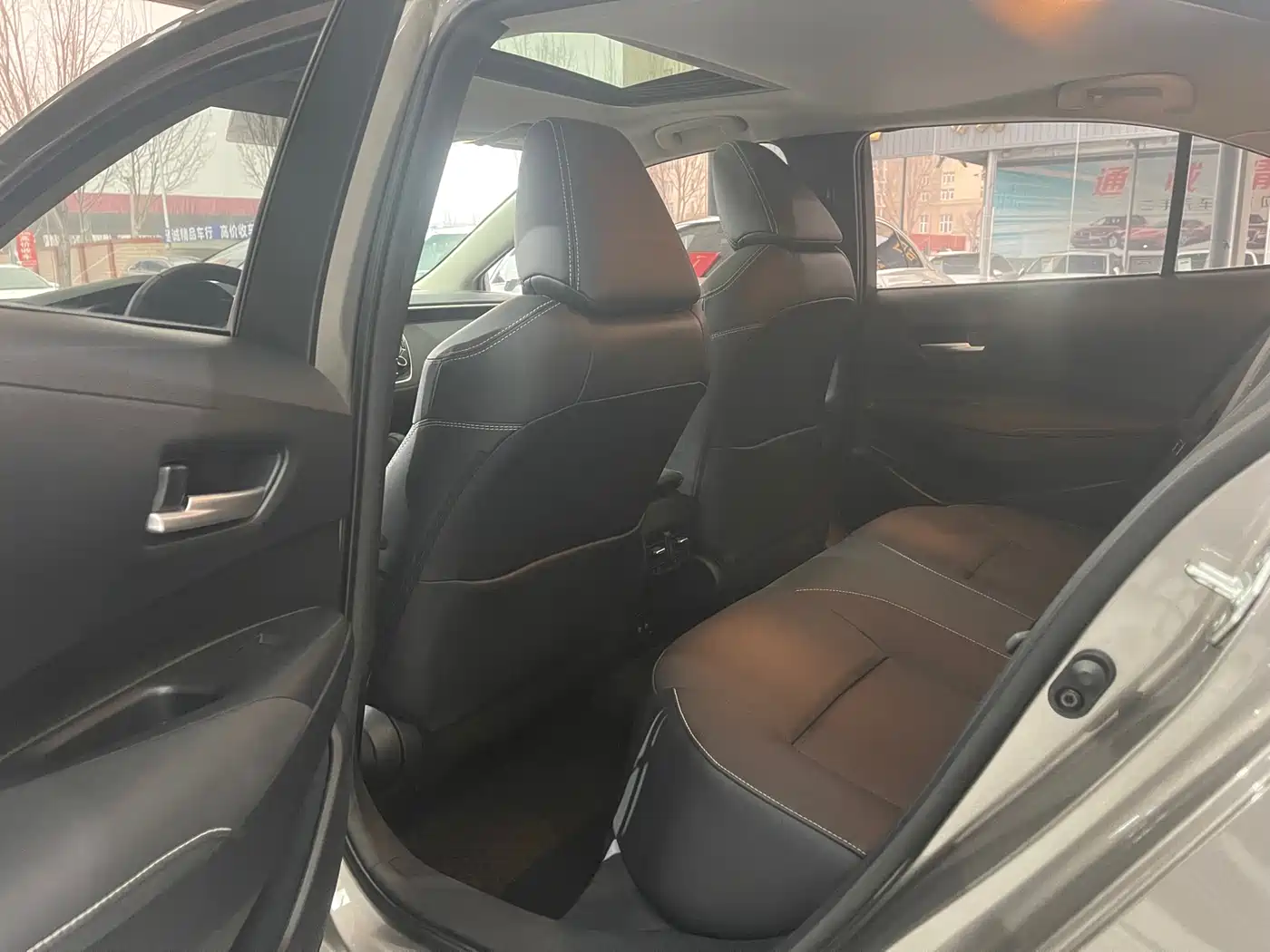 Toyota Corolla 2019 1.2T S-CVT GL-i Luxury Edition фото 5