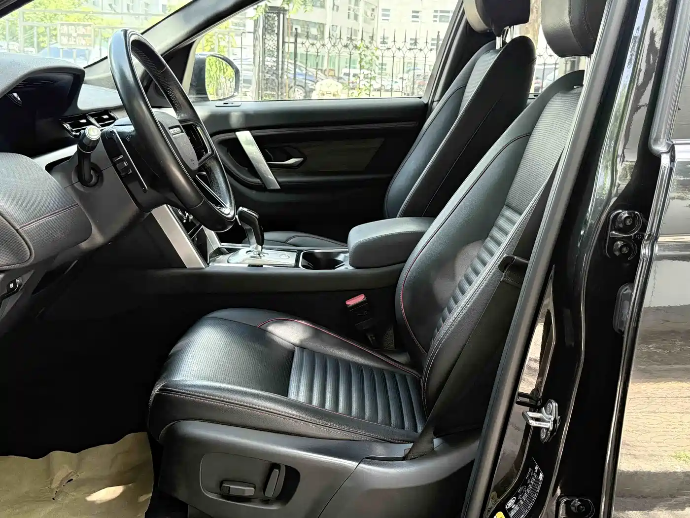 Land Rover Discovery Sport 2022 Model 249PS R-Dynamic S Performance Edition 5-Seater фото 11