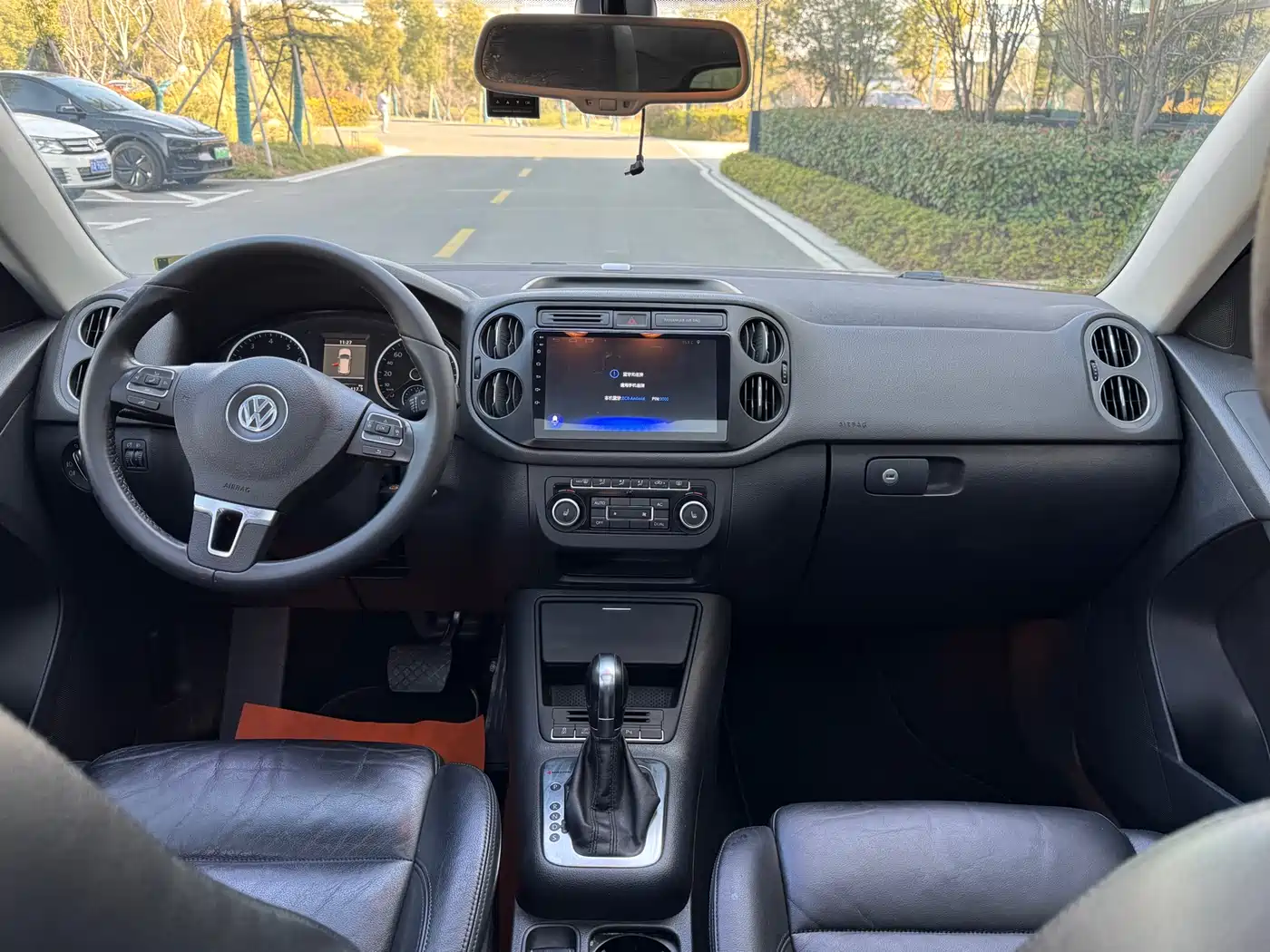 Volkswagen Tiguan 2012 2.0TSI Comfort фото 12