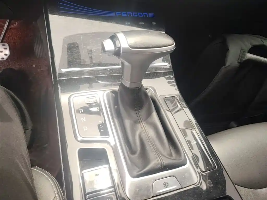Dongfeng Fengguang Fengguang ix5 2019 2019 220T CVT Smart Style China V