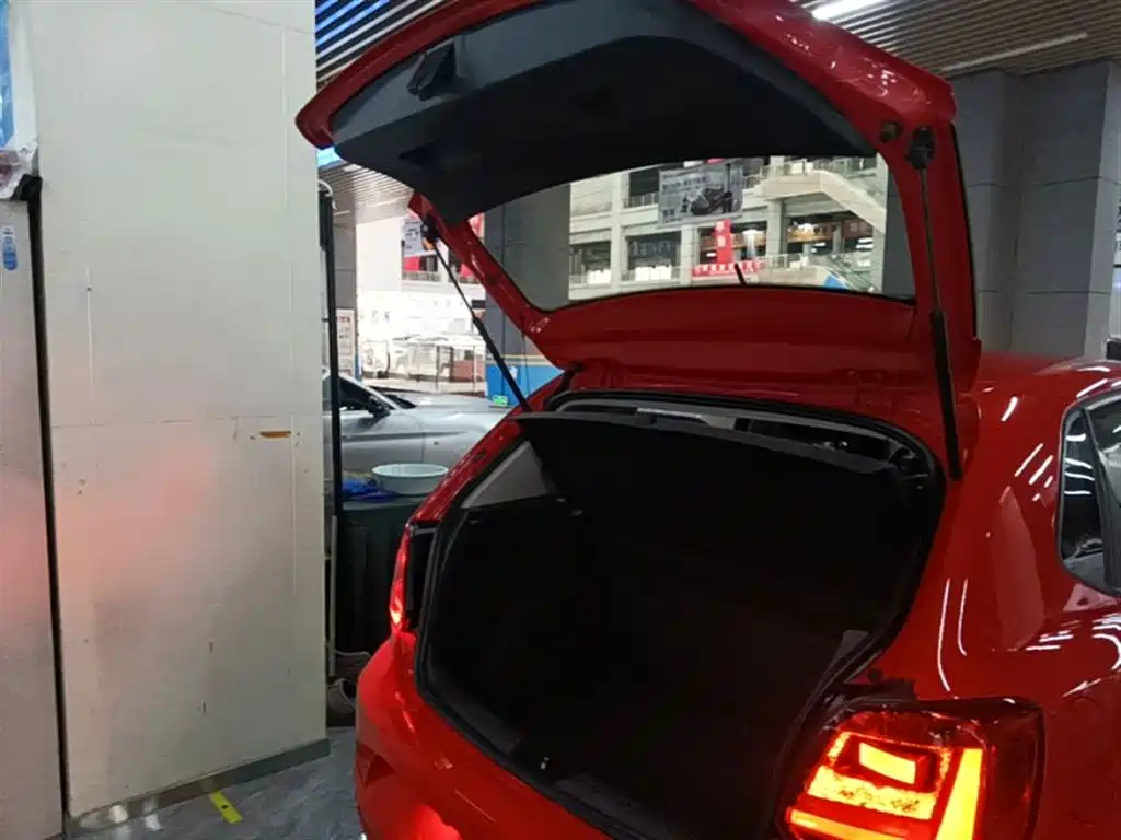 Volkswagen Polo 2016 1.6L Automatic Comfort фото 19