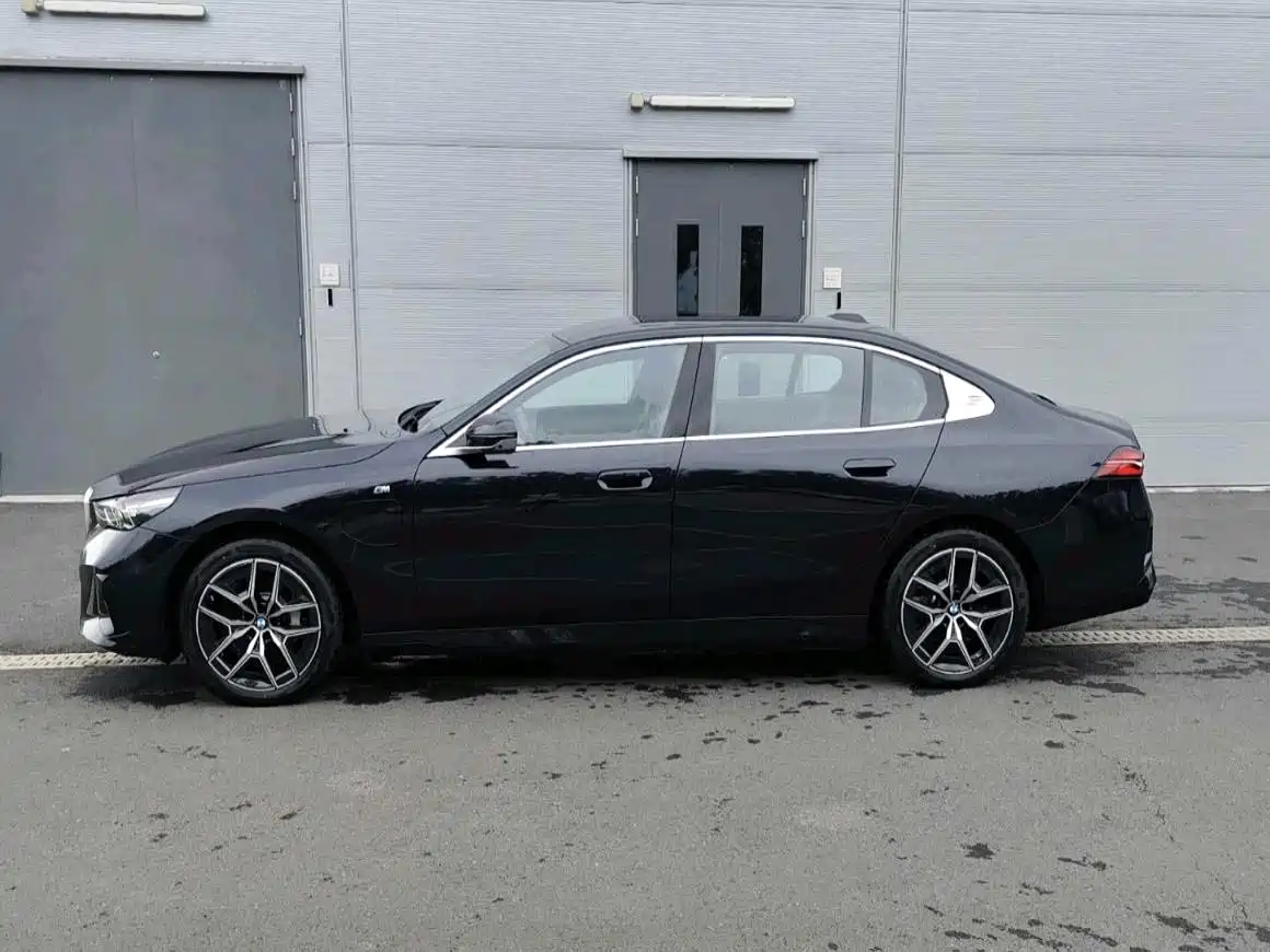 BMW i5 2025 2025 eDrive 40L M Sport Package