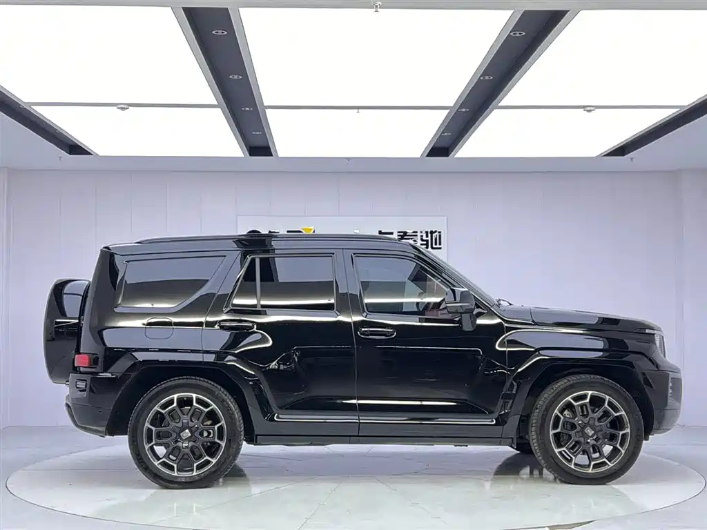 TANK TANK 700 NEW ENERGY