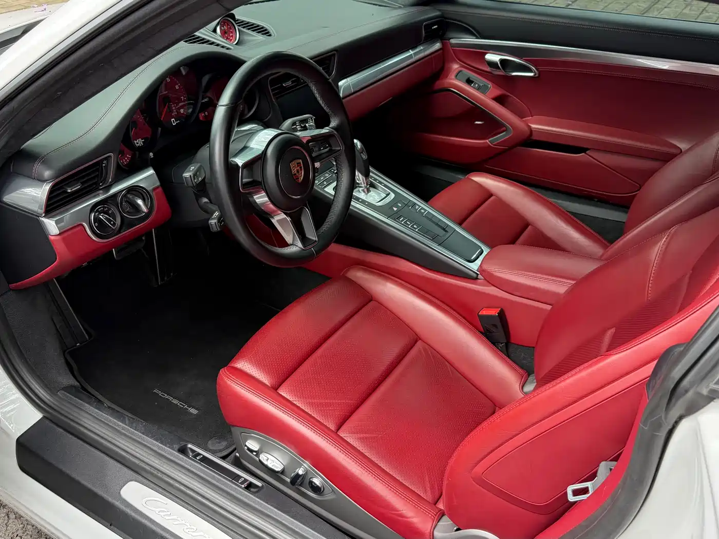 Porsche 911 2016 Carrera 3.0T фото 11