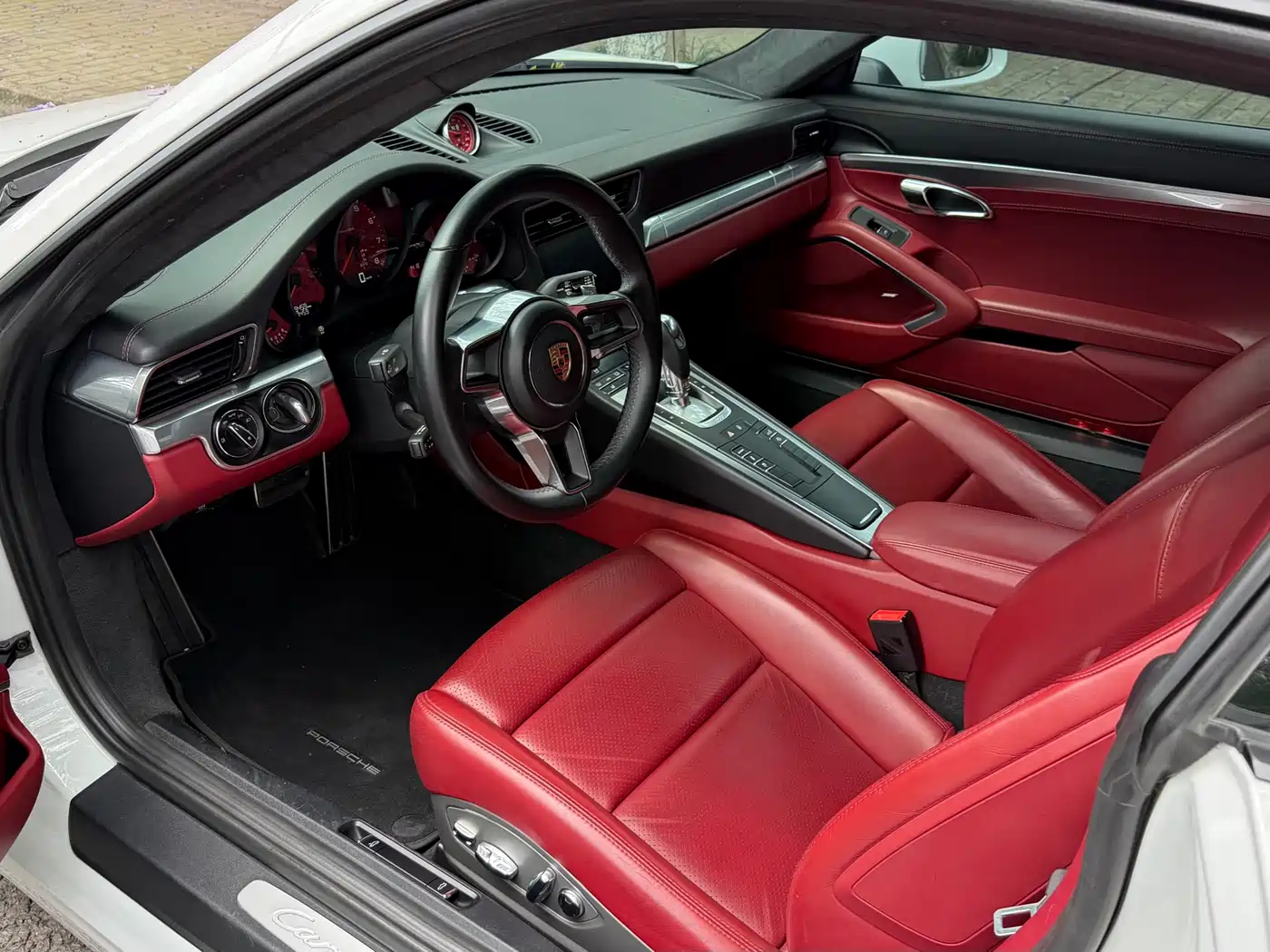 Porsche 911 2016 Carrera 3.0T фото 9