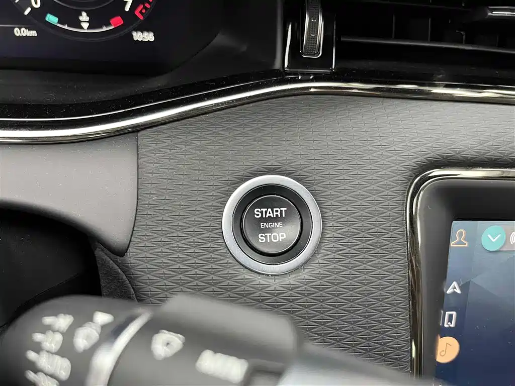 Land Rover Range Rover Evoque 2021 Range Rover Evoque L 249PS R-Dynamic S Performance Edition фото 4