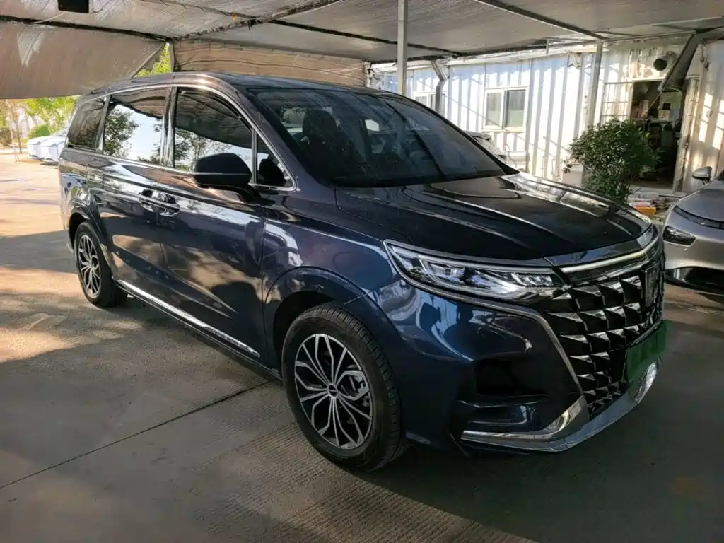 Roewe iMAX8 EV 2023 2022 Gold Edition