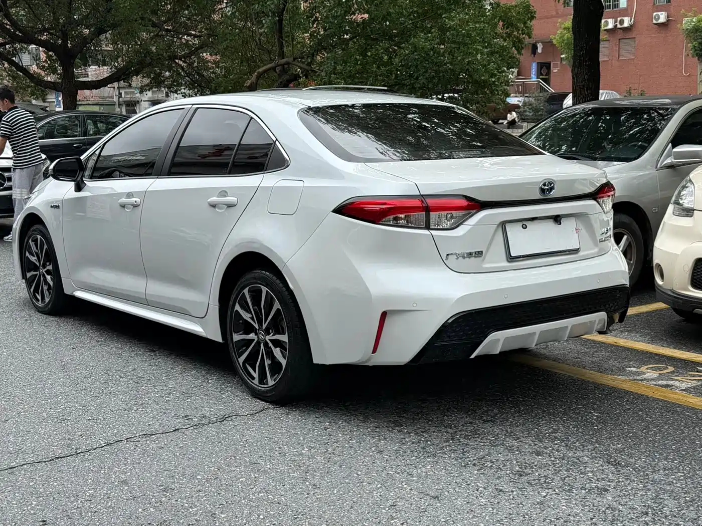 Toyota Levin 2021 Dual Engine 1.8H E-CVT Sport фото 3