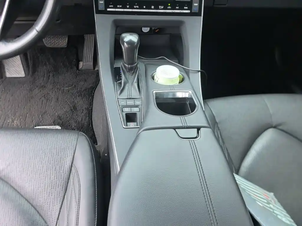 Фото 14 - Toyota Avalon