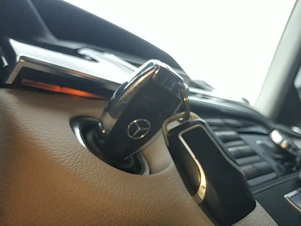 Mercedes-Benz E-Class 2014 E 300 L Sport фото 9