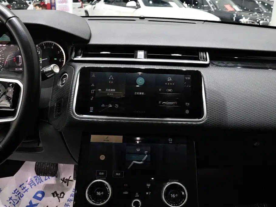 Фото 11 - Land Rover Range Rover Velar